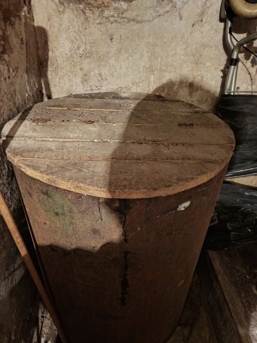 Beczka metalowa duża