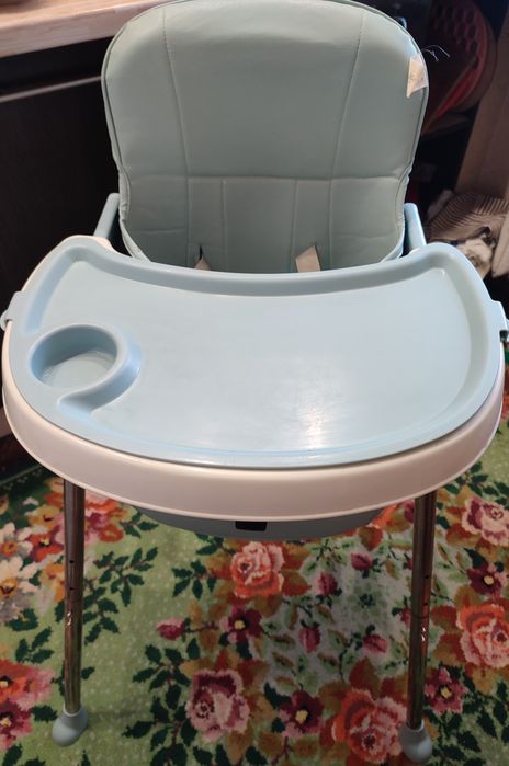 Столик для годування