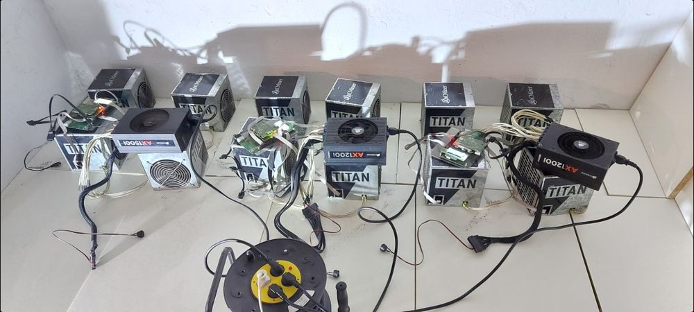 БП Сorsair AX1200i и AX1500i Майнеры  KnCMiner Titan - 12шт