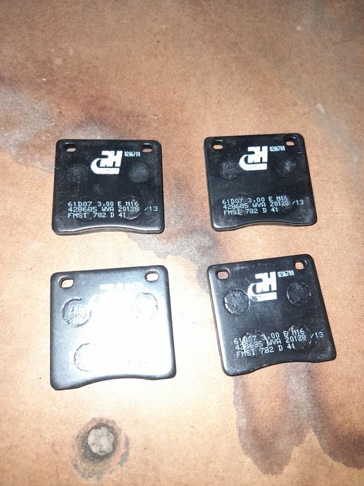 Datsun 1200, 120Y, 100A, SUNNY e outros materias usados