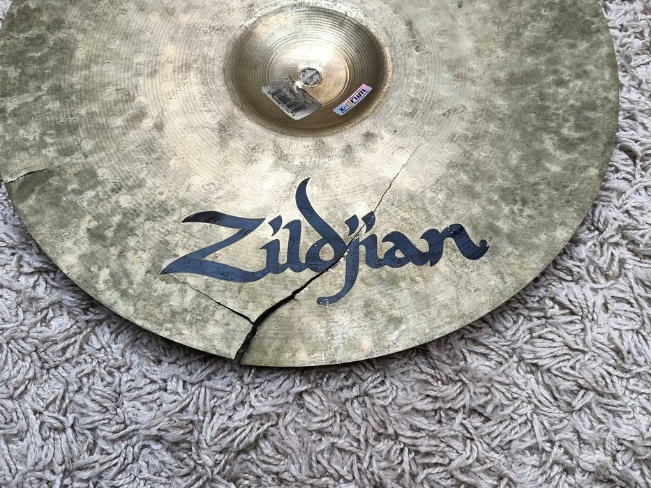 Talerz perkusyjny ZILDJIAN PLANET Z CRASH 16"