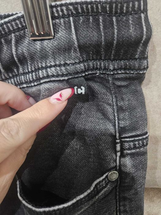 Spodnie Jogger kolor czarny przcierany CROPP rozmiar 32/34