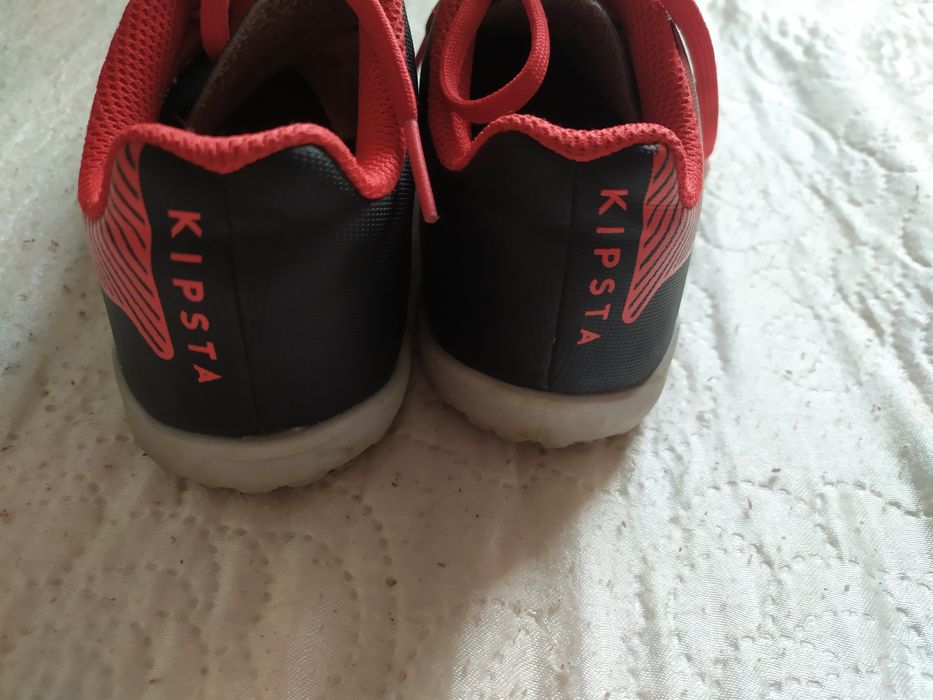Buty piłkarskie Kipsta do piłki nożnej halowej 32 rozmiar