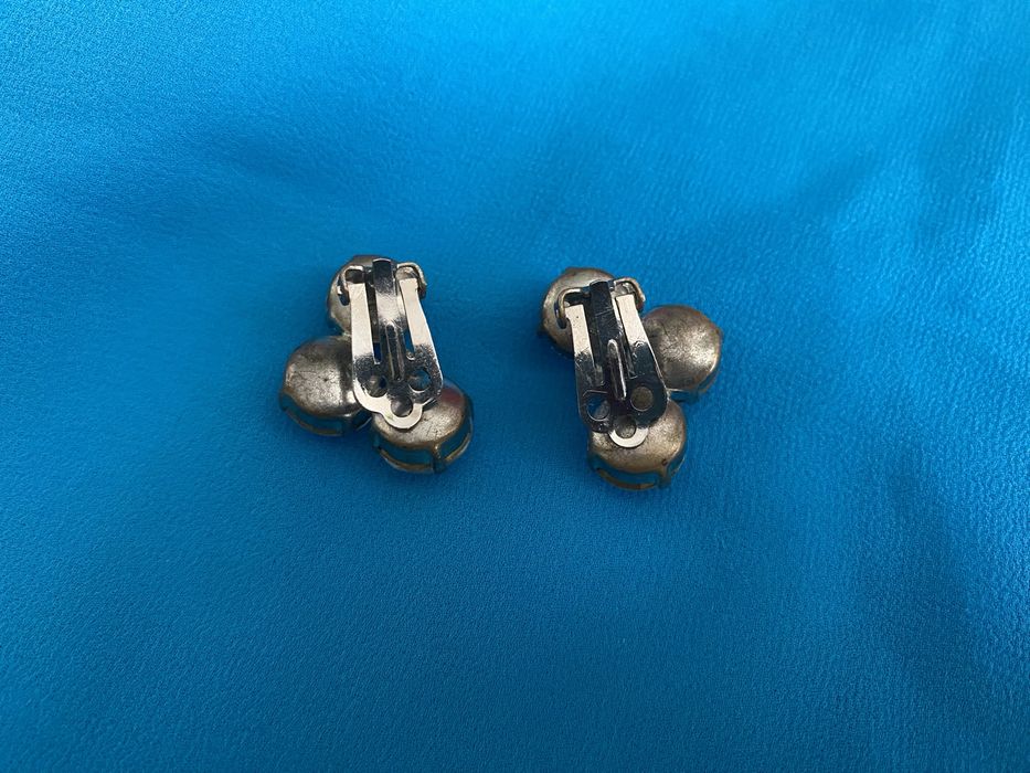 błyszczące kryształkowe klipsy z czasów PRL-u bezogonkowe trefle