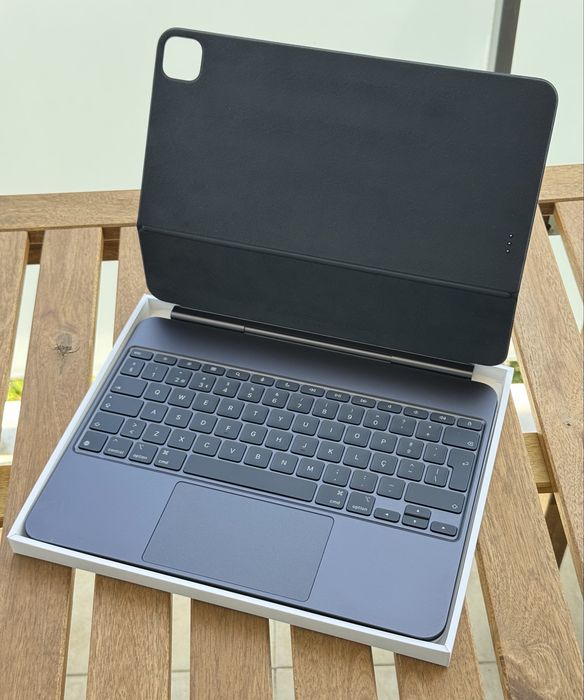 Apple Magic Keyboard iPad Pro 13 Preto