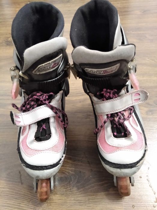 дитячі роликові ковзани,розмір 30-33,регулюється.