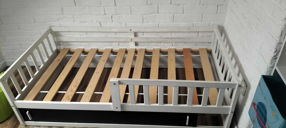 Oddam łóżko dziecięce stelażowe dziecięce
