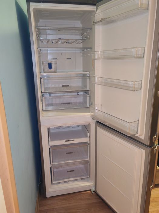 Lodówka Whirlpool no Frost niesprawna