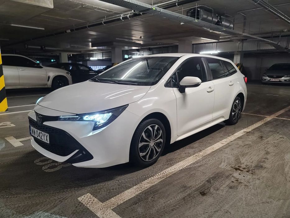 Toyota Corolla Polski salon, bezwypadkowe, garażowane, dwa komplety opon, zadbane