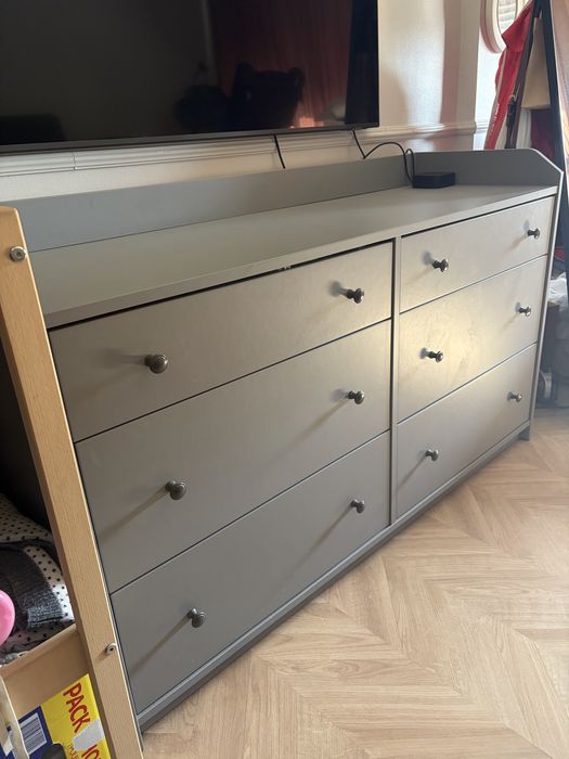 Cómoda Ikea HAUGA