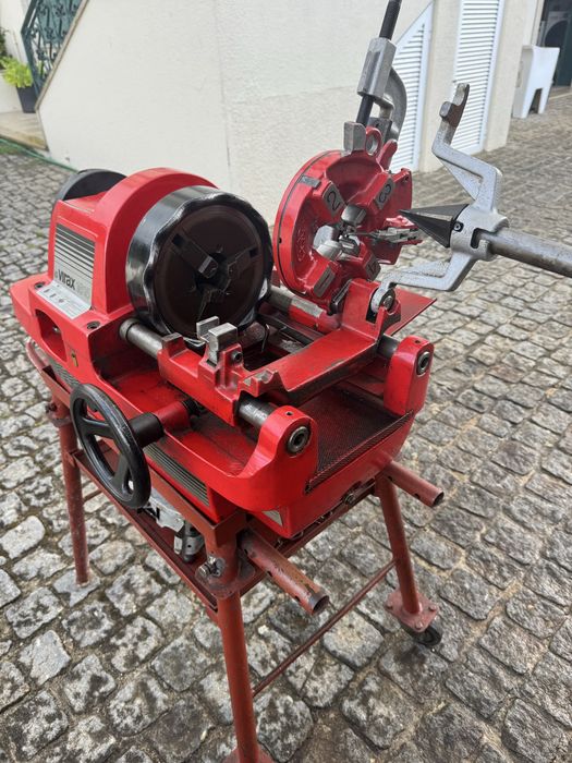 Maquina de roscar