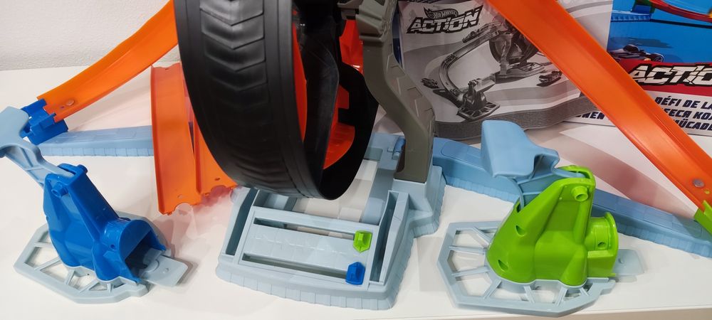 Б/в Трек Hot Wheels Action Вертиколо Кругове протистояння (GJM77)