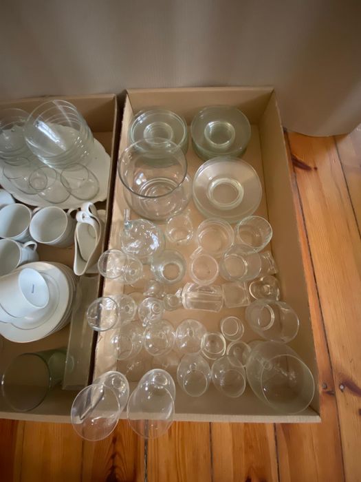 Szklo i porcelana sprzedam razem