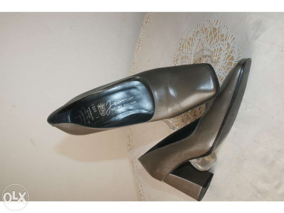 Botas de Pele  e sapatos