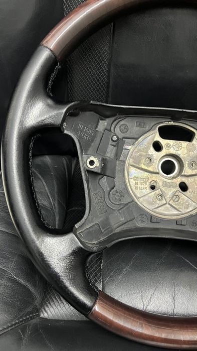 Руль е38 е39 е53 рестайл
BMW OEM Wood & Leather E38 E39 E46 E53