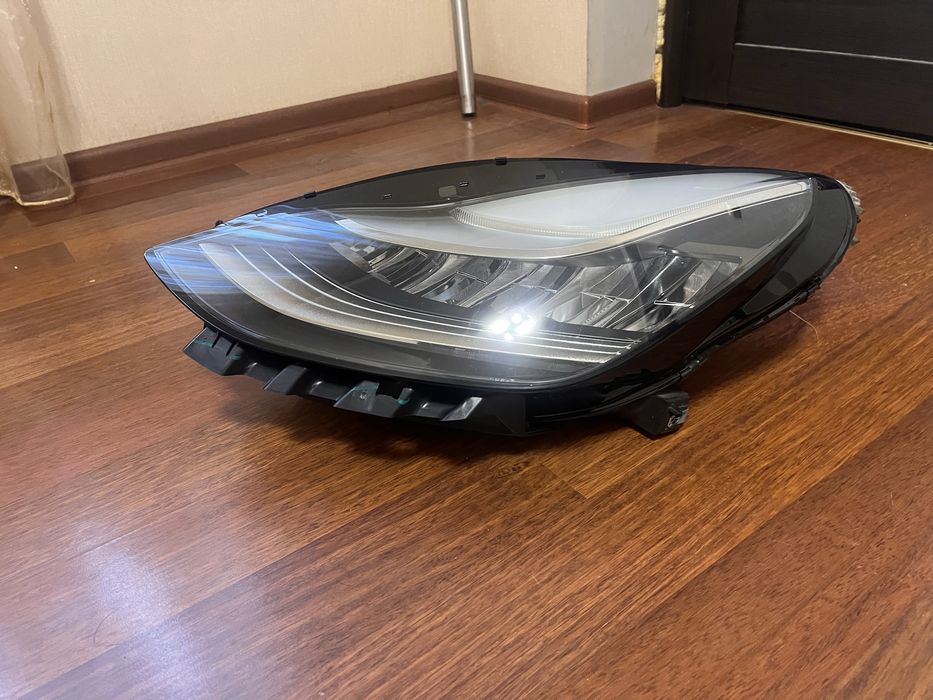 Фара tesla model  3