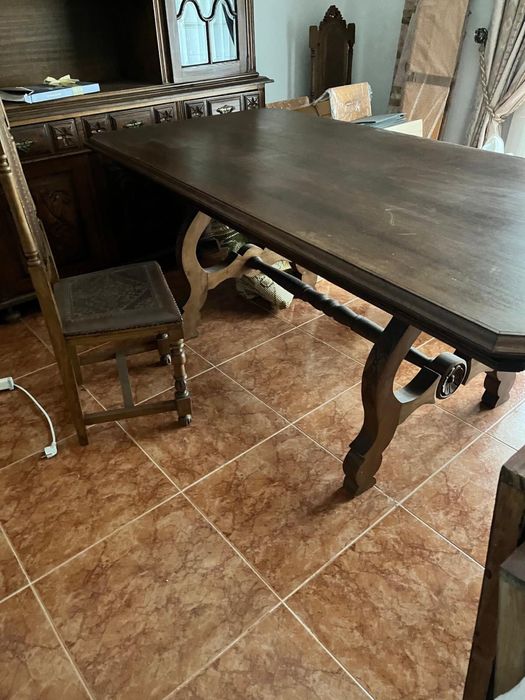 Mesa de jantar com 8 cadeiras