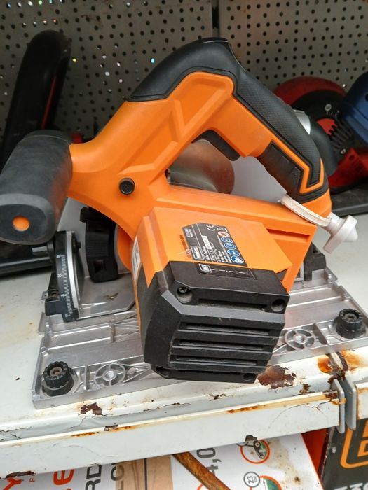 Primaster akumulatorow pilarka