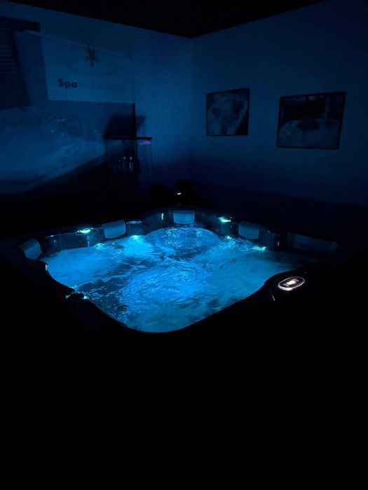 Wanna Jacuzzi Viskan TROLLO – Luksusowy hydromasaż dla 6 osób, 26 dysz