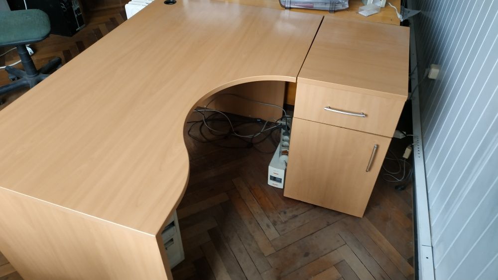 Продам офисный стол