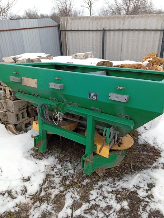 Розкидач міндобрив