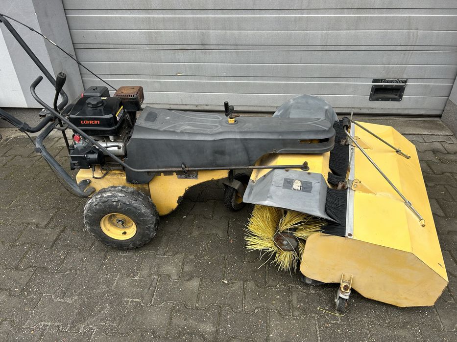 Zamiatarka  spalinowa z koszem Gasoline Sweeper