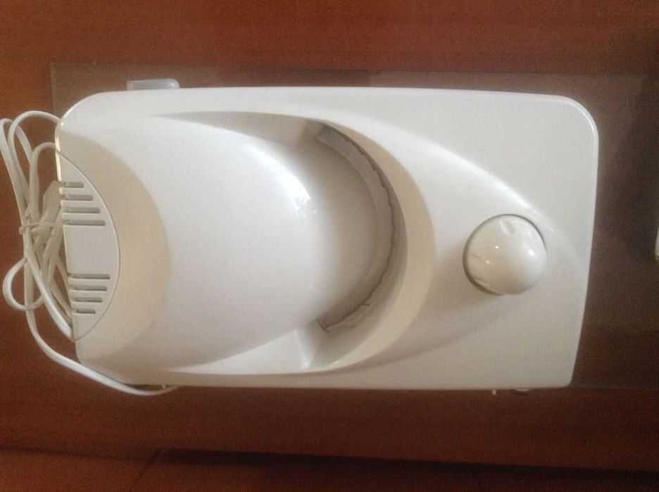 Krajalnica elektryczna do chleba, wędlin,serów itp