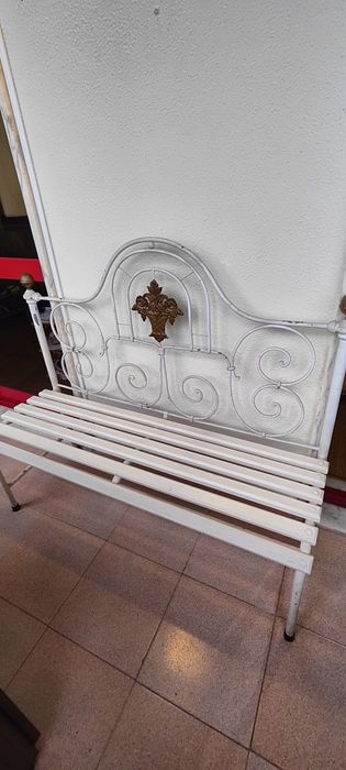 Banco de rua (Ferro e madeira)