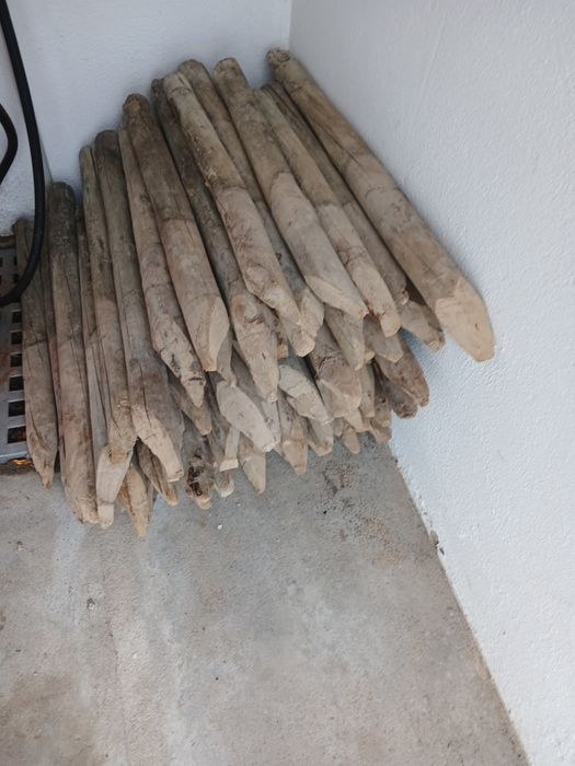 (Promocao )60Estacas de Paus tratados