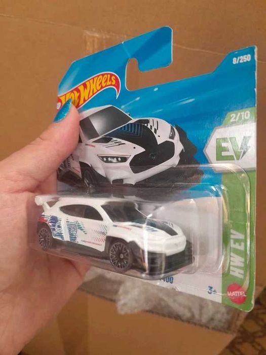 Nowe autko Hot Wheels Ford Mustang MACH-E 1400