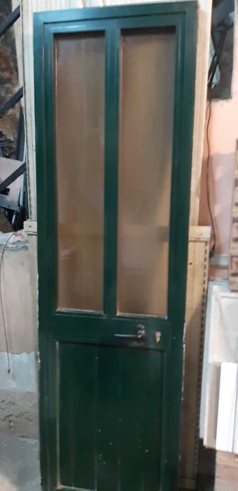 Portas com aro em bom estado