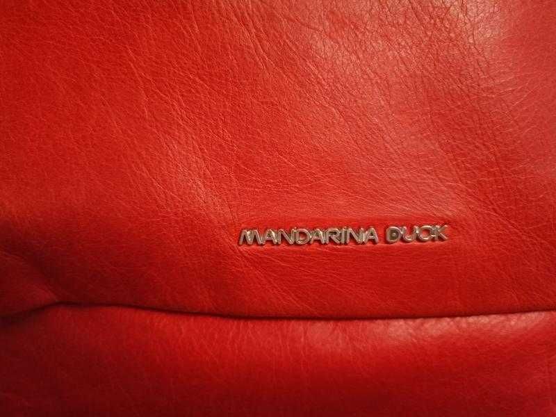 Шкіряна сумка-месенджер Mandarina Duck