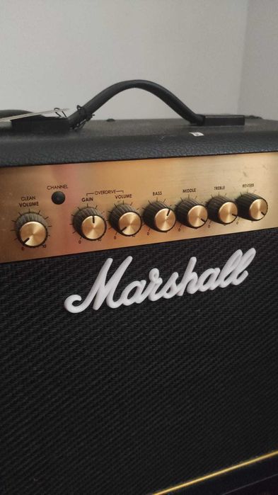 Guitarra ESP LTD Viper-10 BLK + Amplificador Marshall MG15GR