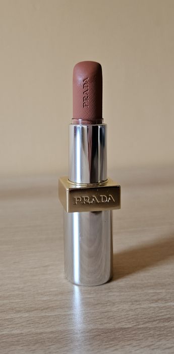 Pomadka do ust Prada Monochrome Hyper Matte