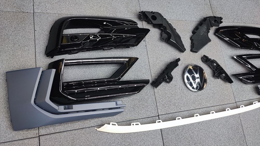 Накладки бампера R-line VW Tiguan 18 19 20 21 решітка в бампер молдінг
