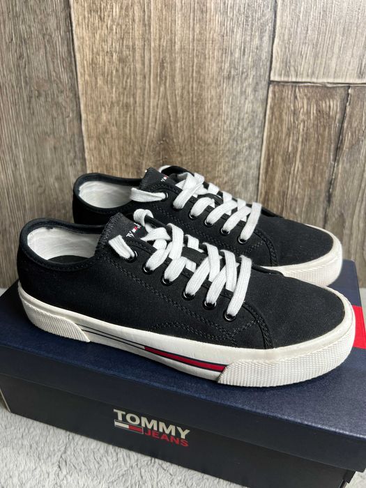 Buty damskie czarne trampki tommy jeans low cut canvas 36