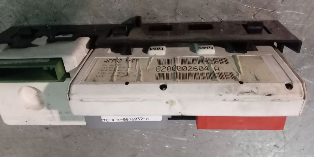DISPLAY / ECRÃ RENAULT LAGUNA II 8200002604A