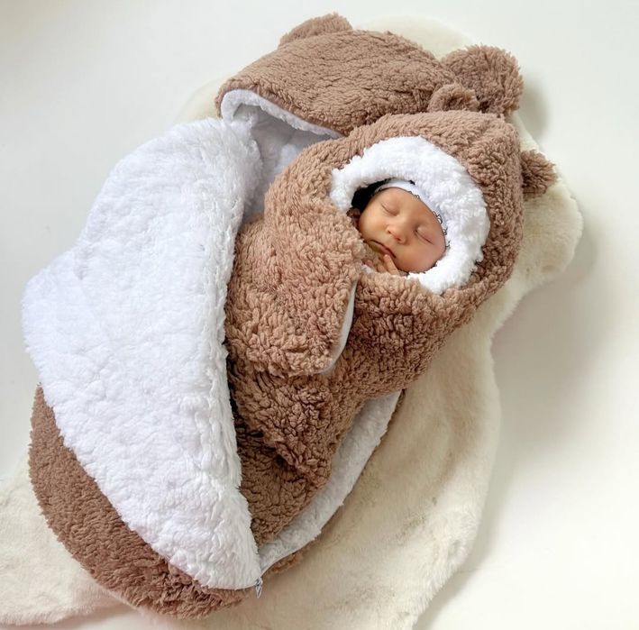 Продам набір на виписку.