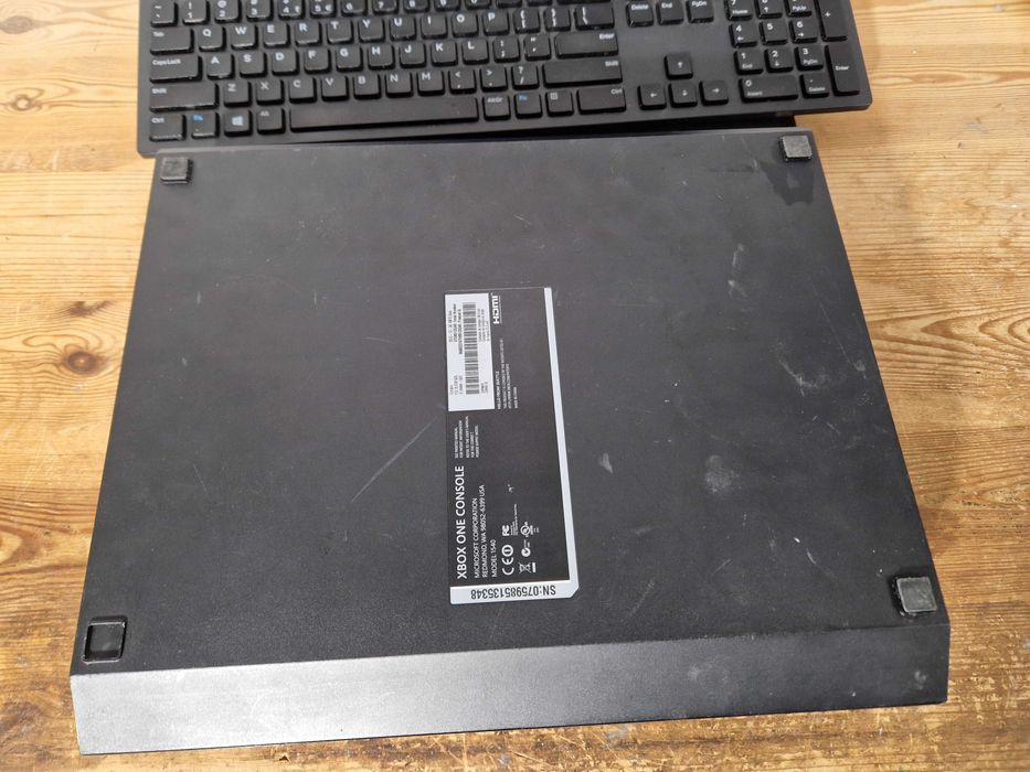 Konsola Xbox One czarny (4501)