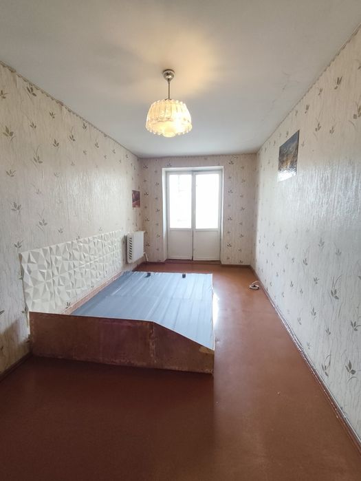 Продам 3к квартиру на Кн. Романа. 57 м.кв.