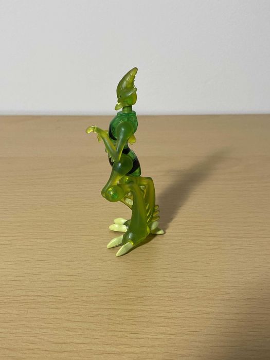 Ben 10 Omniverse Crash Hopper Omni-Plasm Bandai