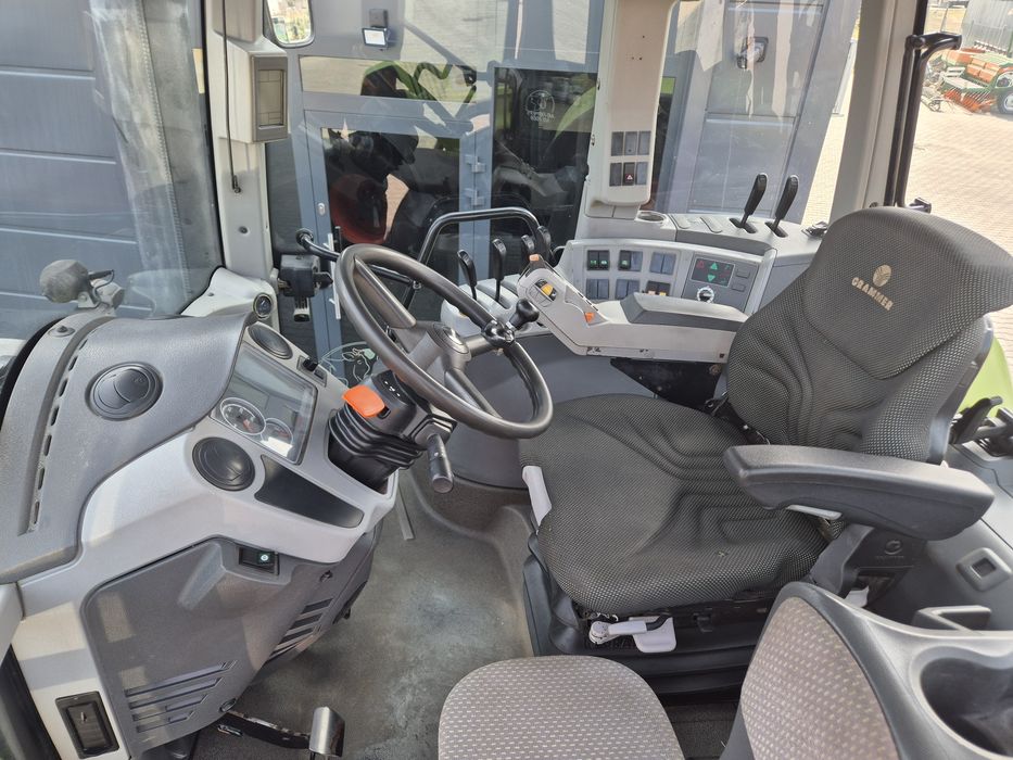 Ciągnik Claas Axion 820 pneumatyka