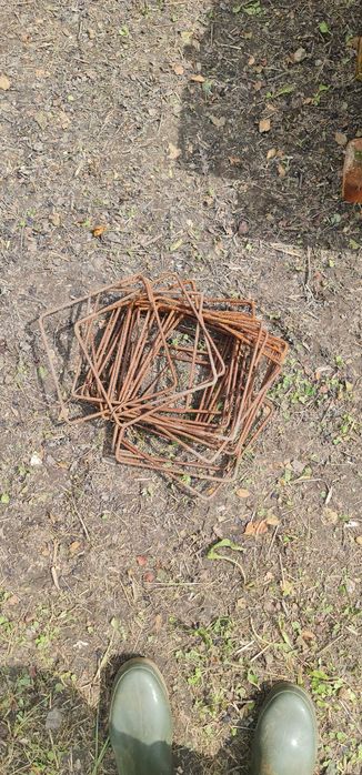 Strzemiona zbrojeniowe