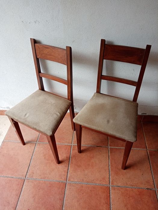 4 cadeiras de mogno almofadadas usadas