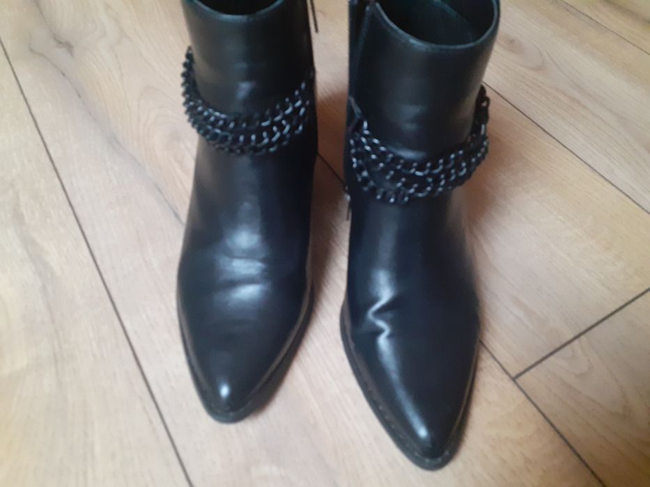 Czarne kowbojki do kostki