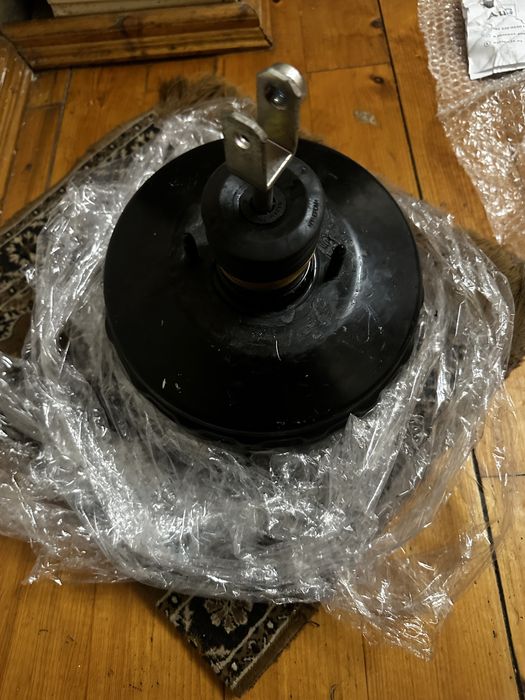 Вакуумний підсилювач тормозів