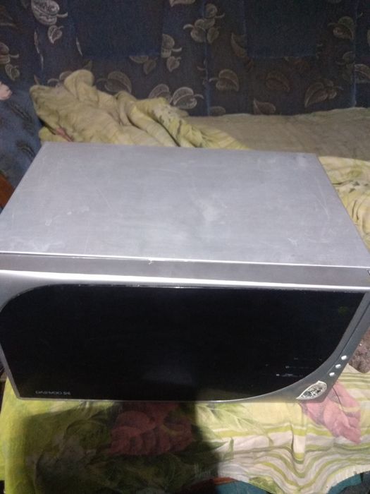 Доставка. Рабочая микроволновка Део