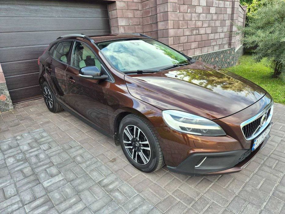 Автомобіль Volvo V40 Cross Country 2018