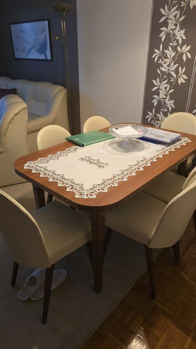 Stół z 6 krzesłami
