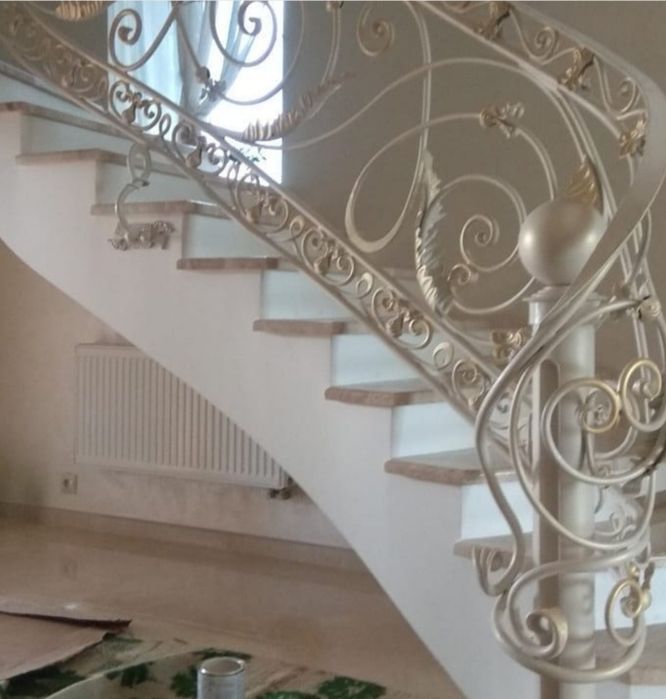 Металеві сходи під замовлення